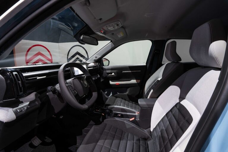 Предните седалки на Citroën ë-C3
