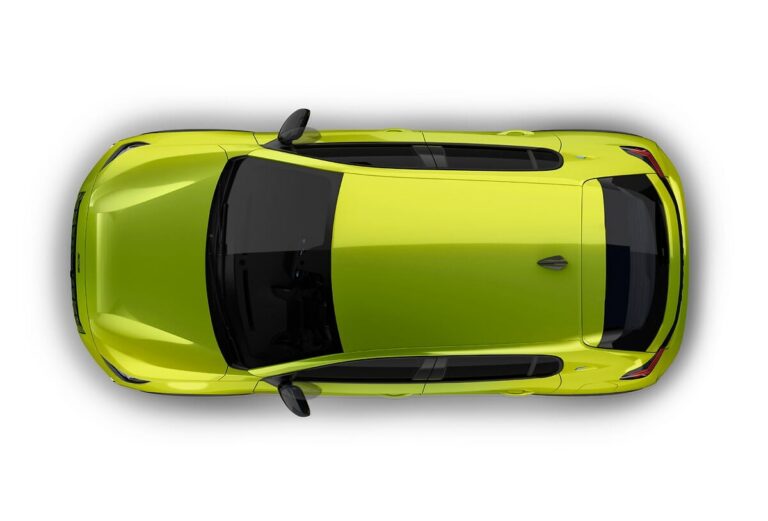 Peugeot E-208 отгоре