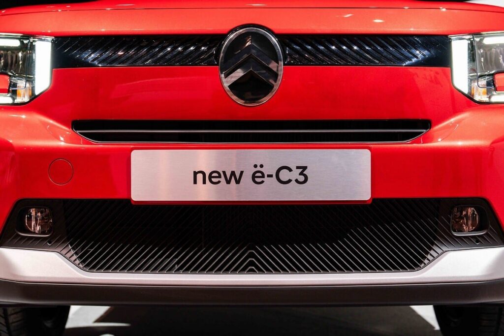 Предницата на Citroën ë-C3