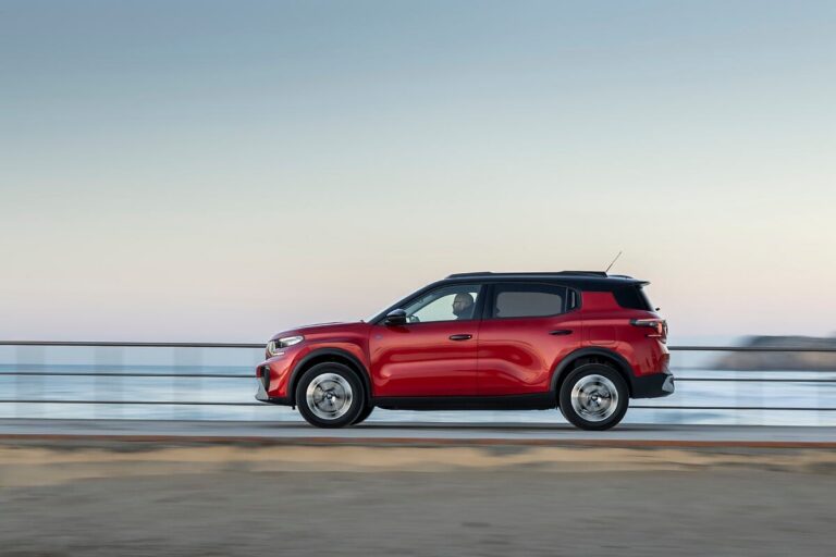 Citroën ë-C3 Aircross отстрани