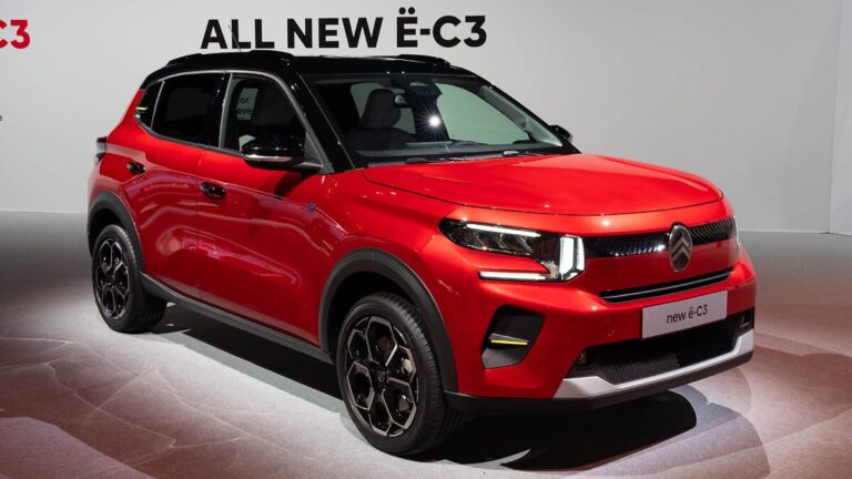 Citroën ë-C3, червен, на премиерата