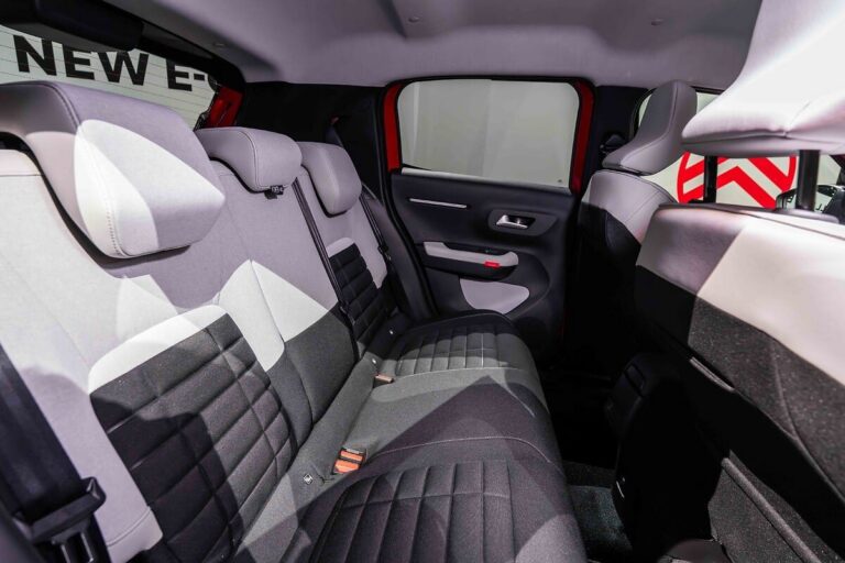 Задните места в Citroën ë-C3