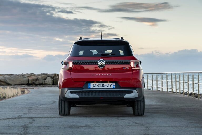 Citroën ë-C3 Aircross отзад