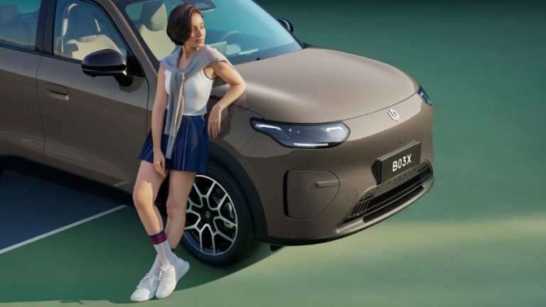 Leapmotor B03X, жена до колата