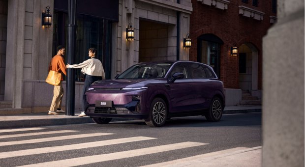 Двойка до Leapmotor B10 в града