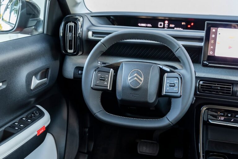 Воланът на Citroën ë-C3 Aircross