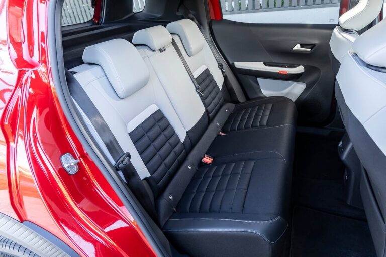 Задната седалка на Citroën ë-C3 Aircross