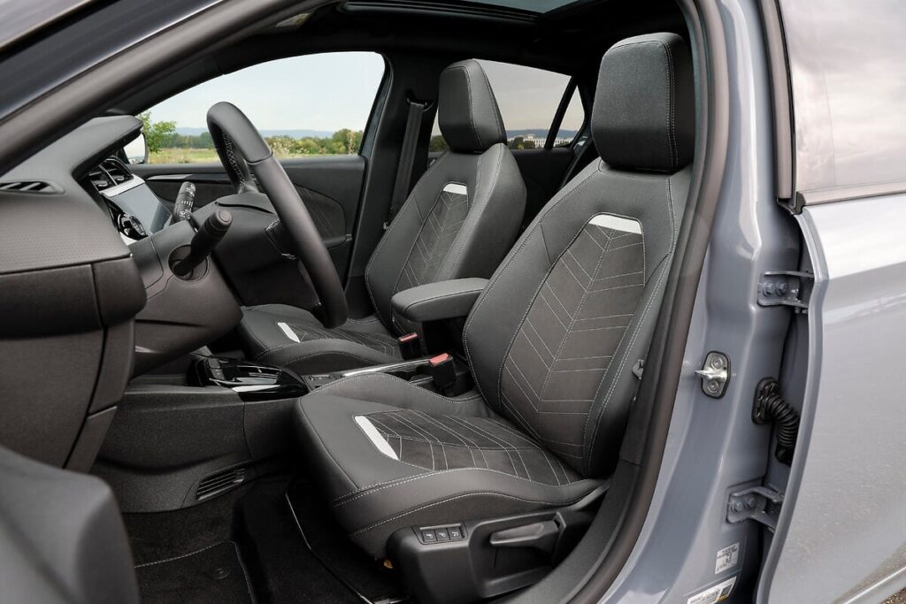 Предните седалки на Opel Corsa Electric