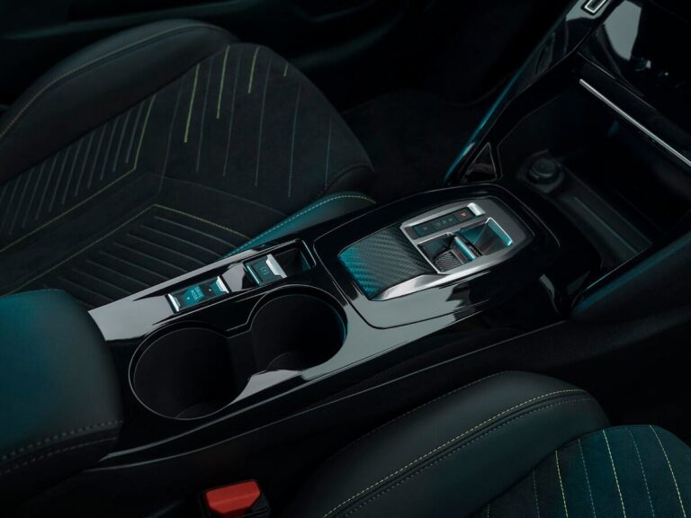 Централната конзола на Peugeot E-208
