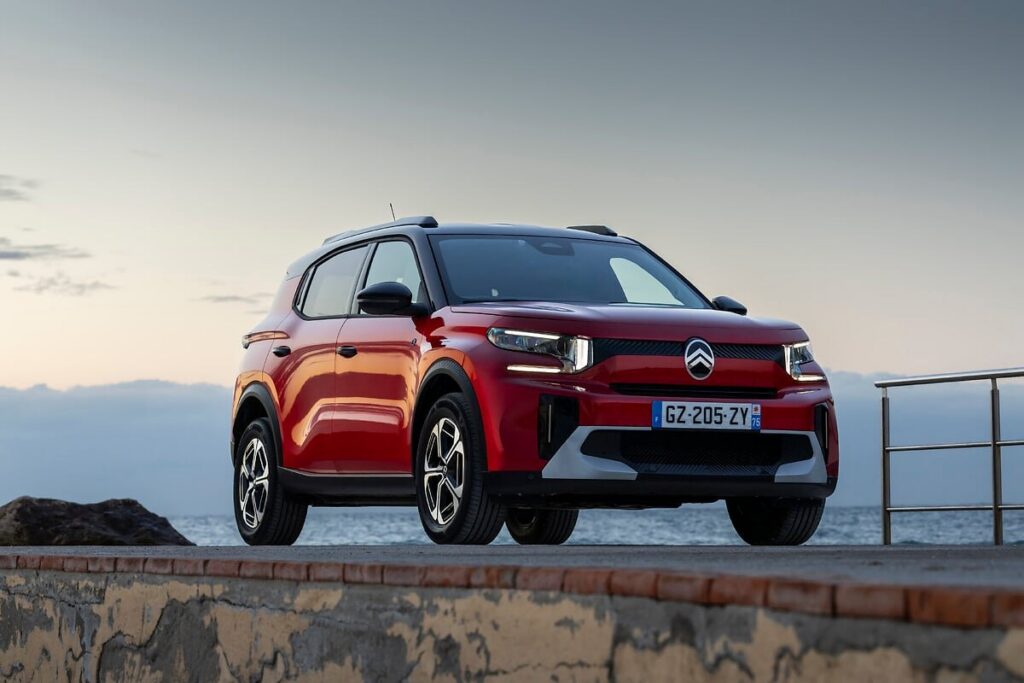 Citroën ë-C3 Aircross отпред и отстрани