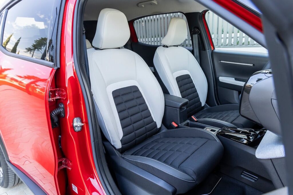 Предните седалки на Citroën ë-C3 Aircross