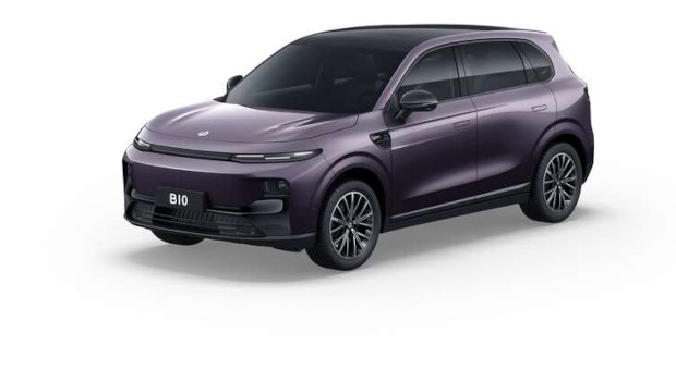 Leapmotor B10 в лилаво